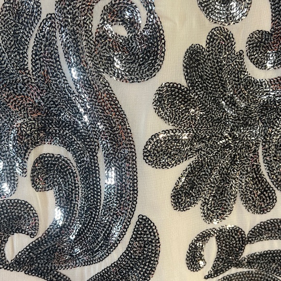 VINCE CAMUTO Silver & Pewter Sequin Swirls on Ivory Sleeveless Cocktail Dress 6 - Picture 9 of 16
